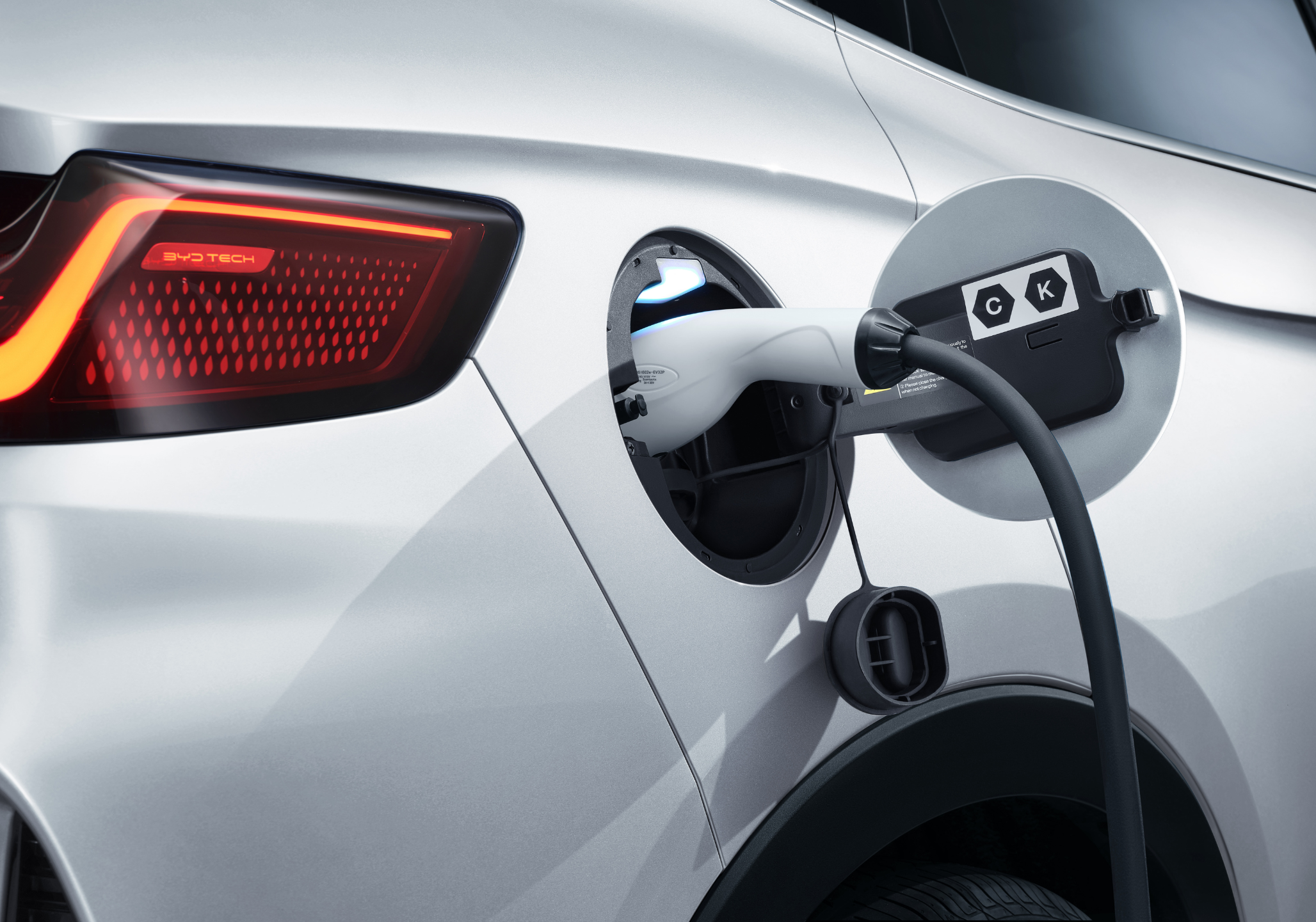 Xe hybrid có thể sạc điện
